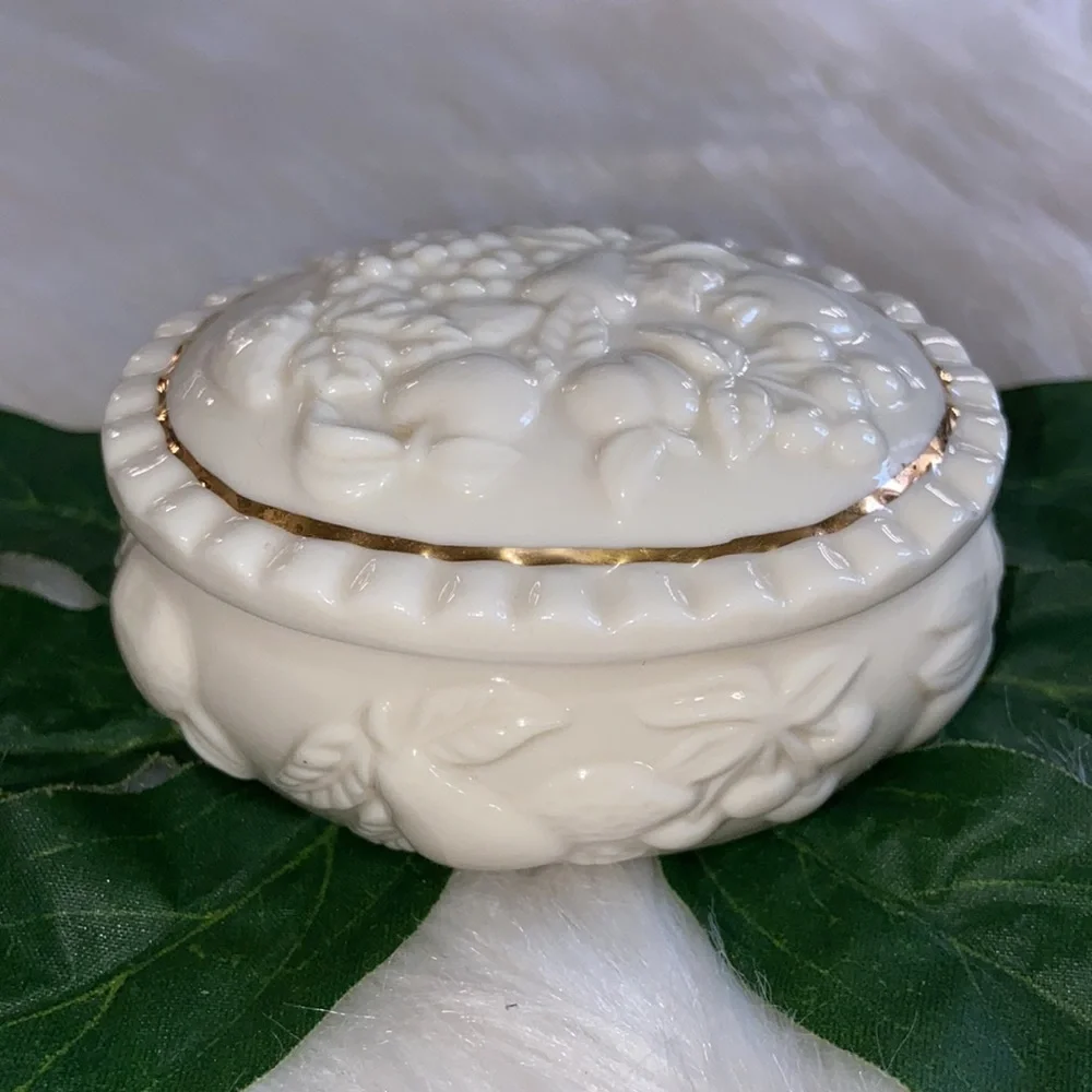 Vintage 1998 Lenox Fruits Of Life Handcrafted Porcelain Ceramic Trinket Box
